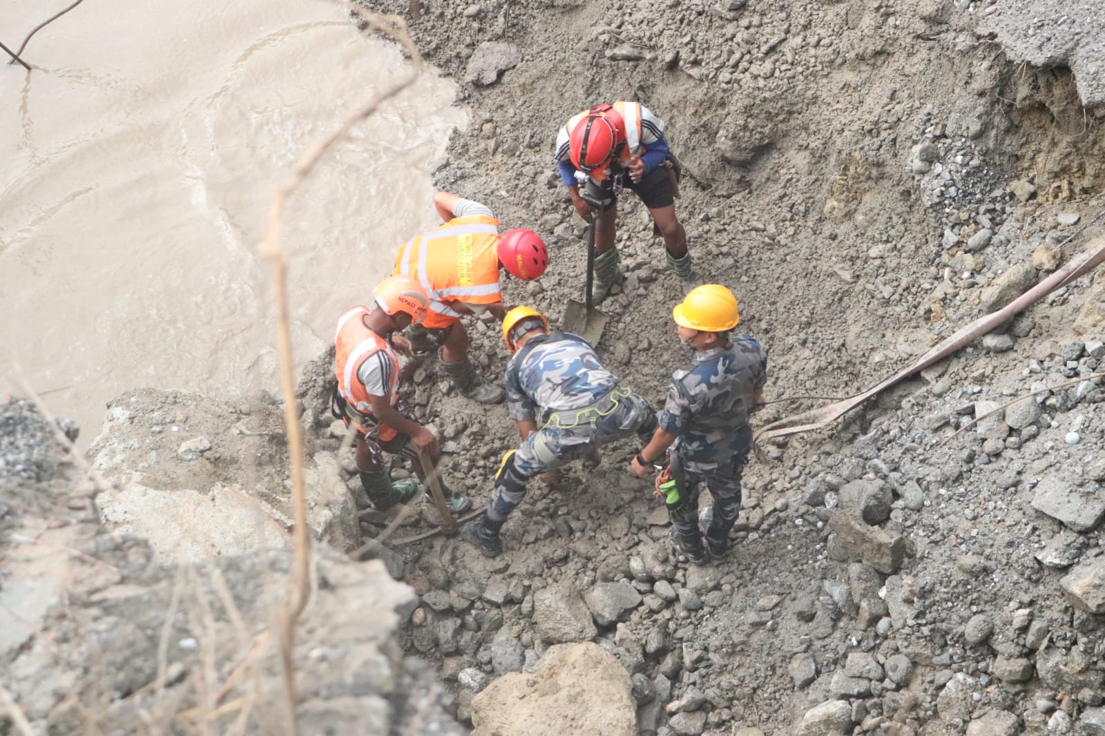 हवाई साधनमार्फत २३ जनाको उद्धार